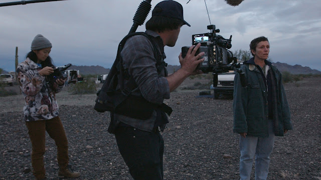 Frances McDormand nelle prime immagini di ‘Nomadland’, il nuovo film di Chloé Zhao