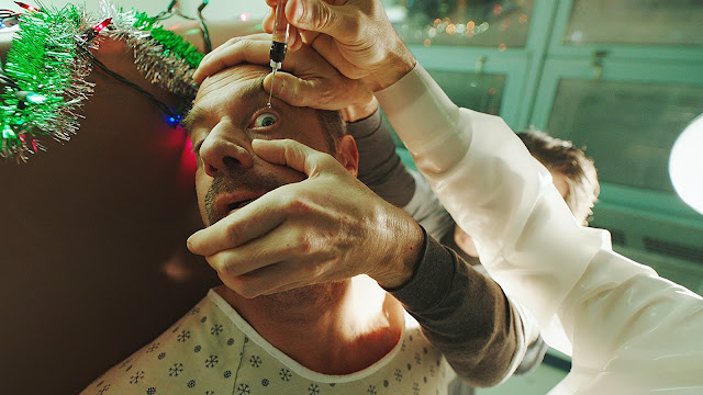 Prime immagini di ‘Happy!’, la dark comedy di Syfy con un unicorno immaginario