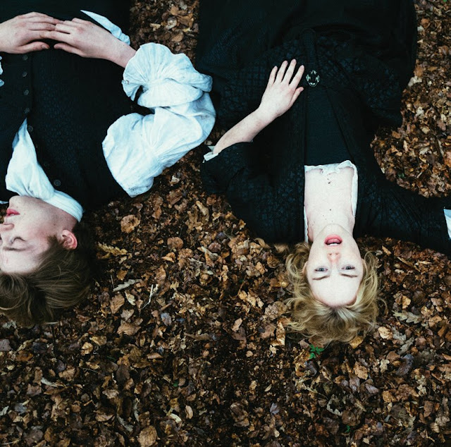 Emma Stone protagonista degli splendidi scatti da ‘La favorita’ di Yorgos Lanthimos