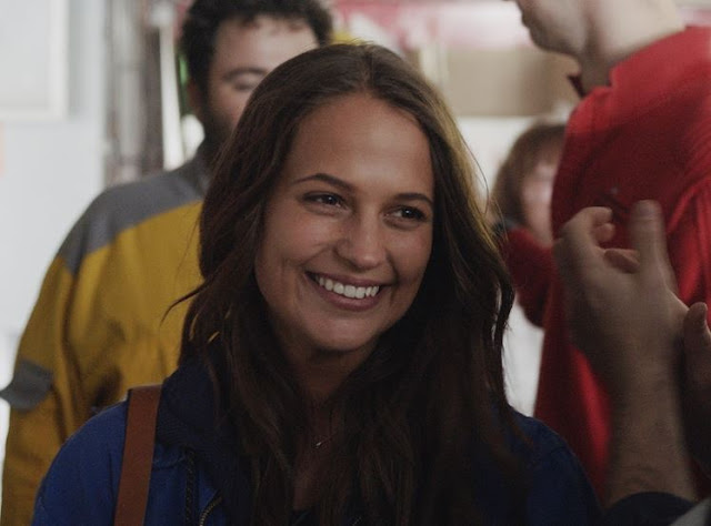 Alicia Vikander sarà protagonista del thriller Netflix ‘The Earthquake Bird’