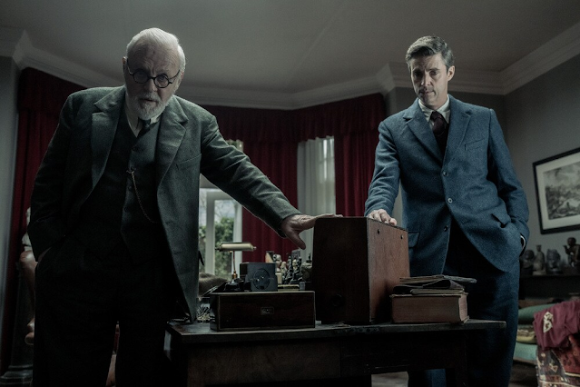 Anthony Hopkins è Sigmund Freud nel trailer di ‘Freud’s Last Session’