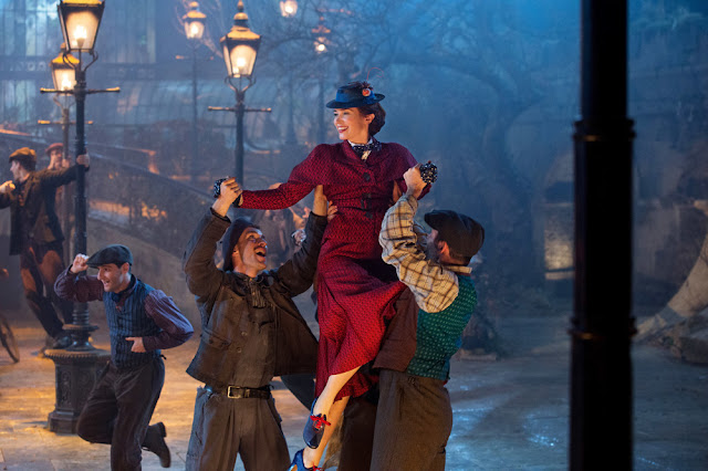 Emily Blunt e Meryl Streep nella nuova featurette dedicata a ‘Il ritorno di Mary Poppins’