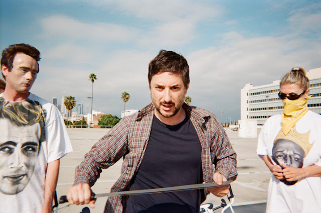 Harmony Korine vuole che il suo prossimo film con Matthew McConaughey sia proiettato in “odore visione” di marijuana