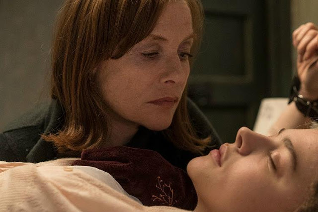 Isabelle Huppert terrorizza Chloe Grace Moretz nella prima clip di ‘Greta’, il nuovo film di Neil Jordan