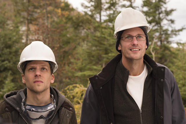 Jesse Eisenberg e Alexander Skarsgard nellla prima immagine di ‘The Hummingbird Project’