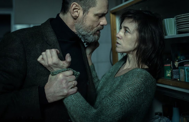 Jim Carrey e Charlotte Gainsbourg nel trailer italiano di ‘Dark Crimes’