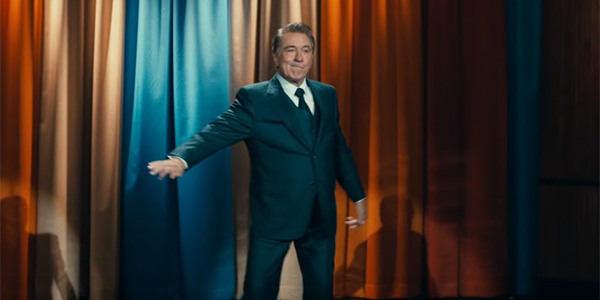 ‘Joker’: Nuove scene dal film con Joaquin Phoenix e Robert De Niro nelle clip