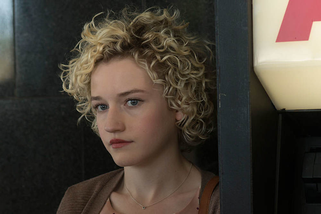 Julia Garner sarà Madonna nel biopic dedicato alla star musicale