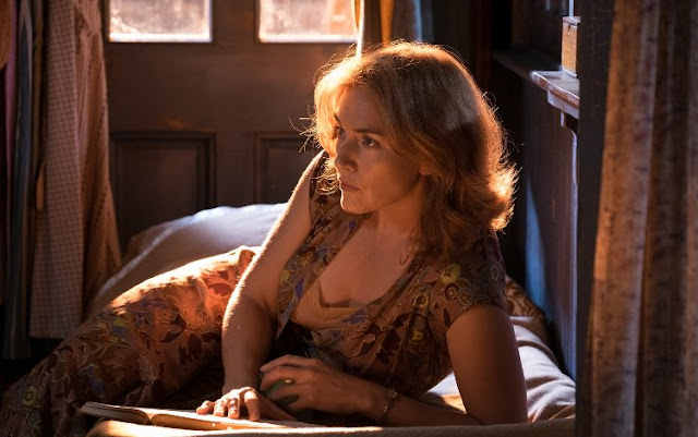 Kate Winslet in una nuova immagine di ‘Wonder Wheel’