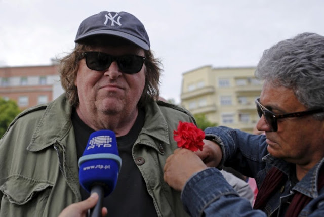 Michael Moore ha annunciato un nuovo documentario su Donald Trump