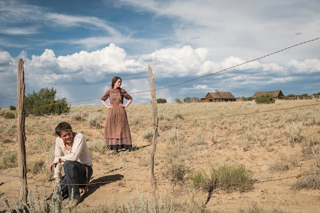 Nuovo trailer per ‘Godless’, la serie western di Netflix con Jeff Daniels e Jack O’Connell