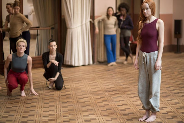 ‘Suspiria’: prime immagini ufficiali e data di uscita Usa per l’horror di Luca Guadagnino