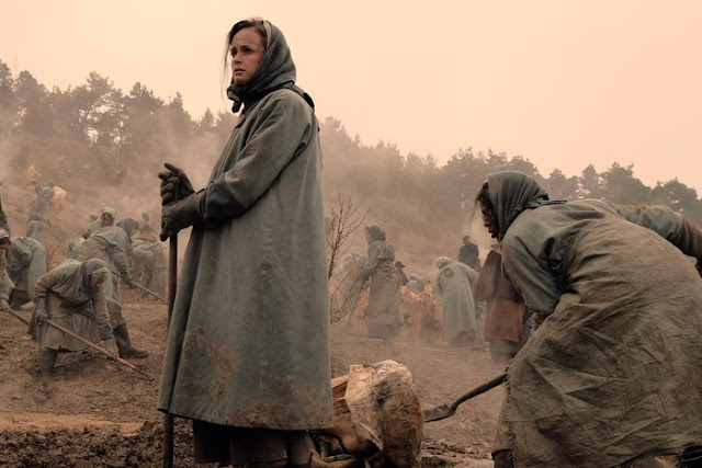 ‘The Handmaid’s Tale’, seconda stagione: Alexis Bledel nella prima immagine ufficiale