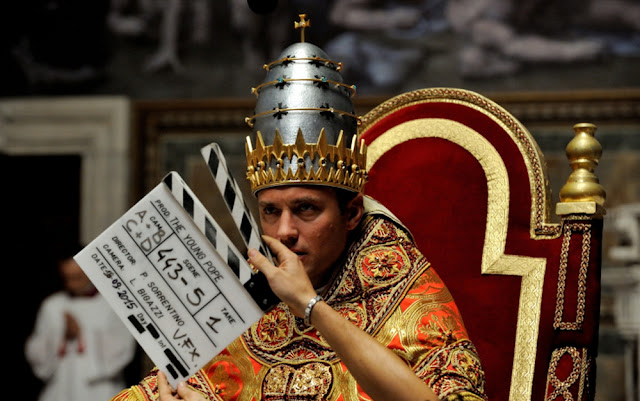 ‘The New Pope’, Jude Law e John Malkovich nella seconda stagione di Paolo Sorrentino