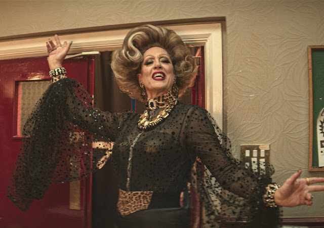 ‘Tutti parlano di Jamie’: il trailer del musical LGBTQ con Richard E. Grant