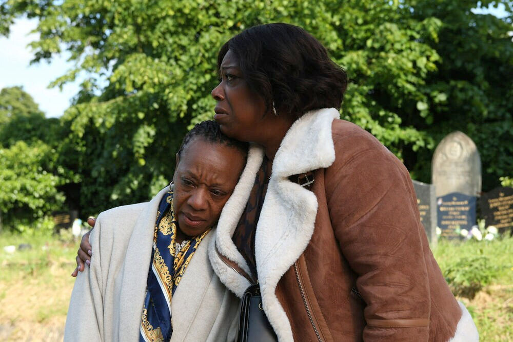 Scomode verità, la recensione